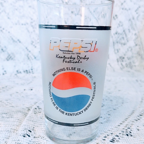 VINTAGE COLLECTIBLE OFFICIAL PEPSI 1998 KENTUCKY DERBY FESTIVAL GLASS 5.25" - Picture 3 of 10